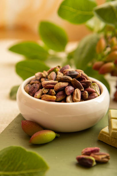 خرید و فروش پسته اکبری ممتاز با شرایط فوق العاده